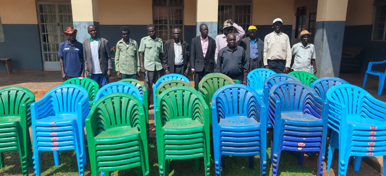 Yei County Commissioner donates 168 chairs to local chiefs