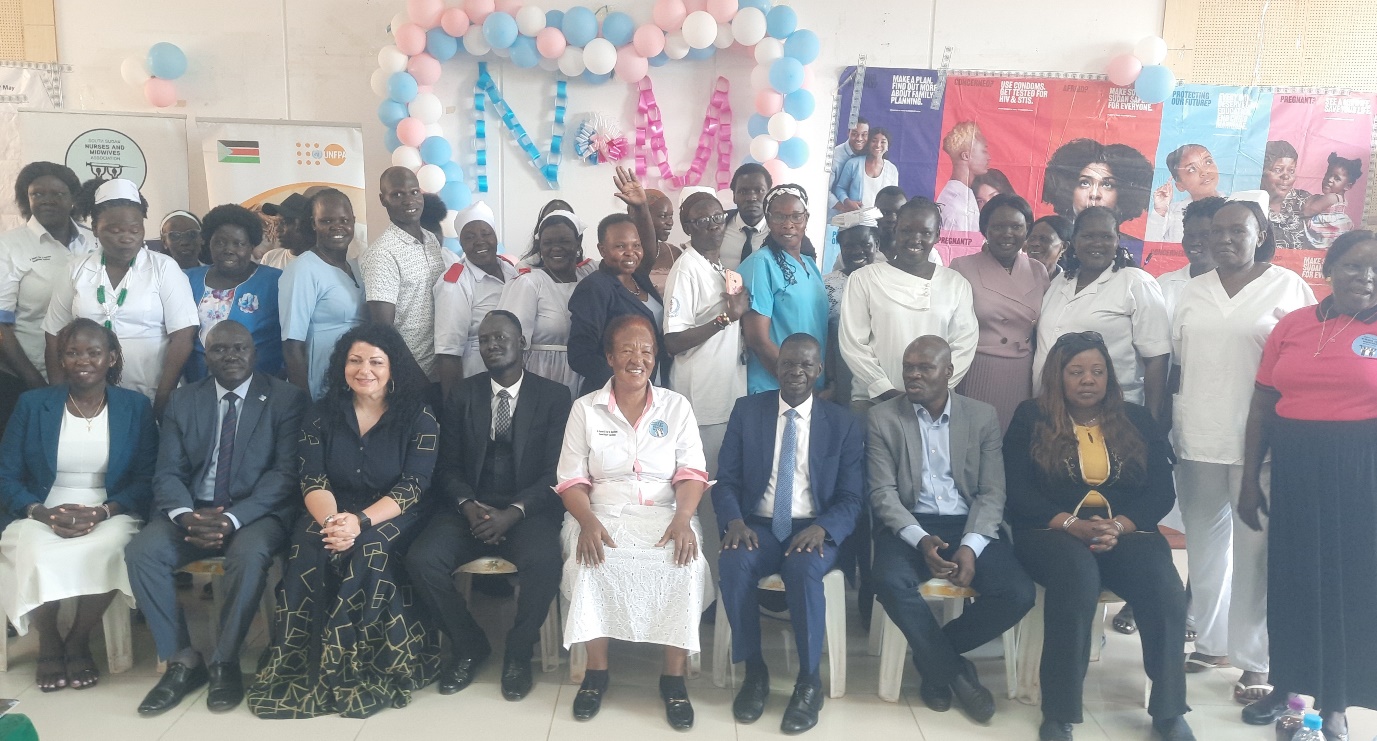 Government pledges better working environment for health workers