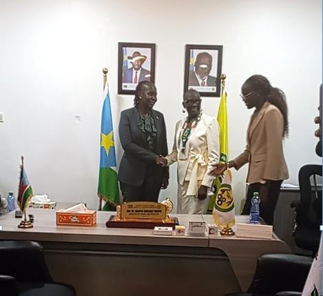 New minister of trade assumes office, and pledges support for reforms
